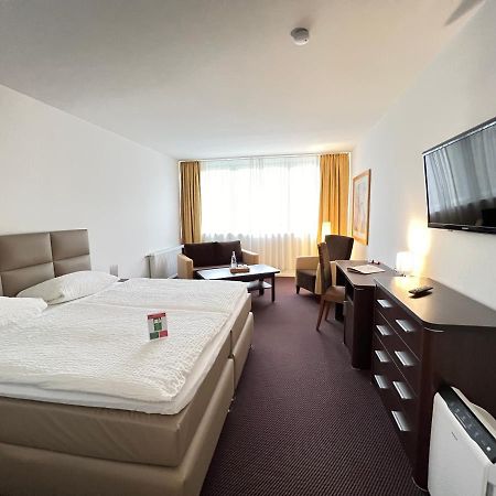 Landhotel Weisses Ross Garni Бад-Брюккенау Экстерьер фото