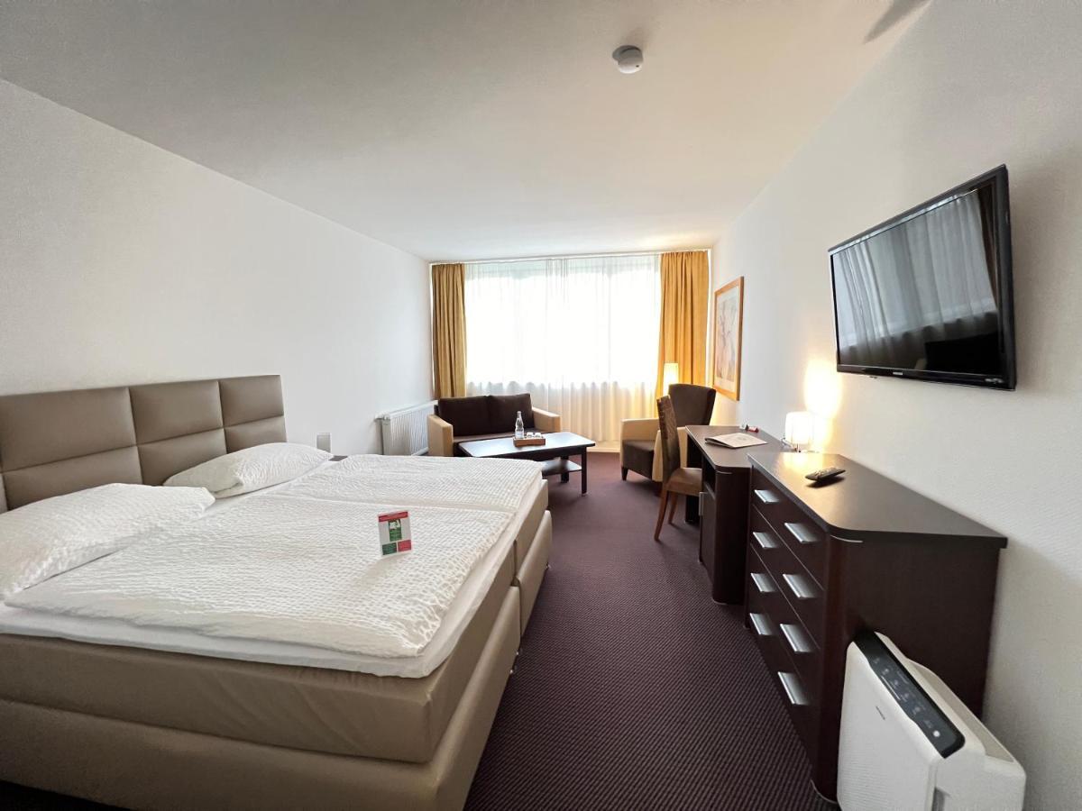 Landhotel Weisses Ross Garni Бад-Брюккенау Экстерьер фото