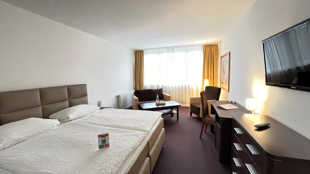 Landhotel Weisses Ross Garni Бад-Брюккенау Экстерьер фото